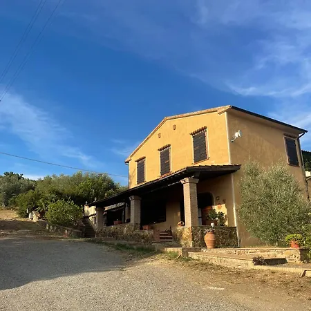 Tra Il Mare E La Campagna Maremmana